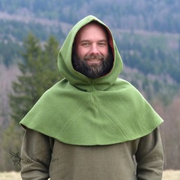 Woolen hood from Hedeby, green/burgundy red