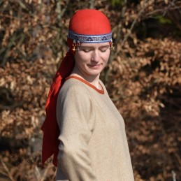 The headband is made of linen in burgundy, decorated with layer woven in a pattern of ancient sil