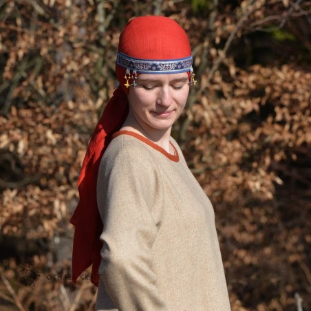 The headband is made of linen in burgundy, decorated with layer woven in a pattern of ancient sil