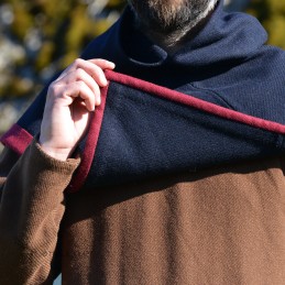 Woolen hood from Skjoldehamn, dark blue/burgundy red