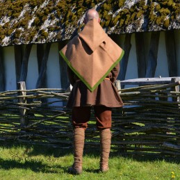 Woolen hood from Skjoldehamn, beige/green