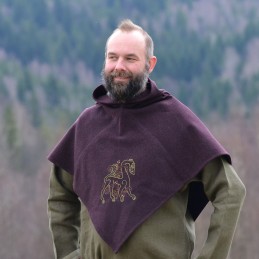 Woolen hood from Skjoldehamn with embroidery