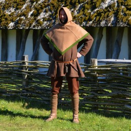 Woolen hood from Skjoldehamn, beige/green