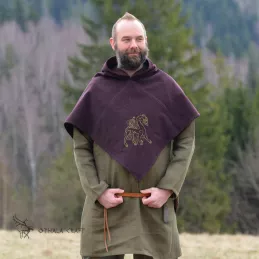 Woolen hood from Skjoldehamn with embroidery- dark plum color