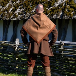 Woolen hood from Skjoldehamn, beige/orange