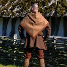 Woolen hood from Skjoldehamn - beige/orange