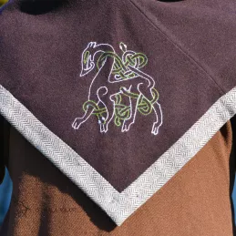 Woolen hood from Skjoldehamn with embroidery- brown