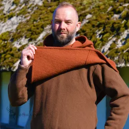 Woolen hood from Skjoldehamn - brick color