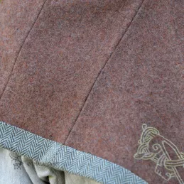Woolen hood from Skjoldehamn with embroidery- light brown