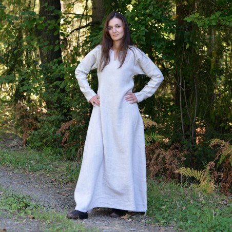 Simple dress made of 100% natural linen
