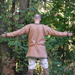 Hedeby Kaftan, Viking Klappenrock – Light brown, green trim