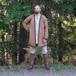 Hedeby Kaftan, Viking Klappenrock – Light brown, green trim