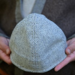 Wikingermütze aus handgewebter Wolle – Grau, Fischgrät
