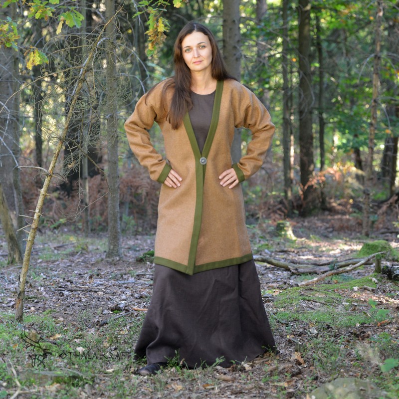 Women's Viking coat of light brown wool with green trim, Klappenrock from Haithabu.