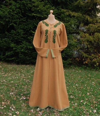 Viking lady coat with embriodery and silk