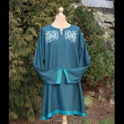 Woolen Viking tunic with large embroidery